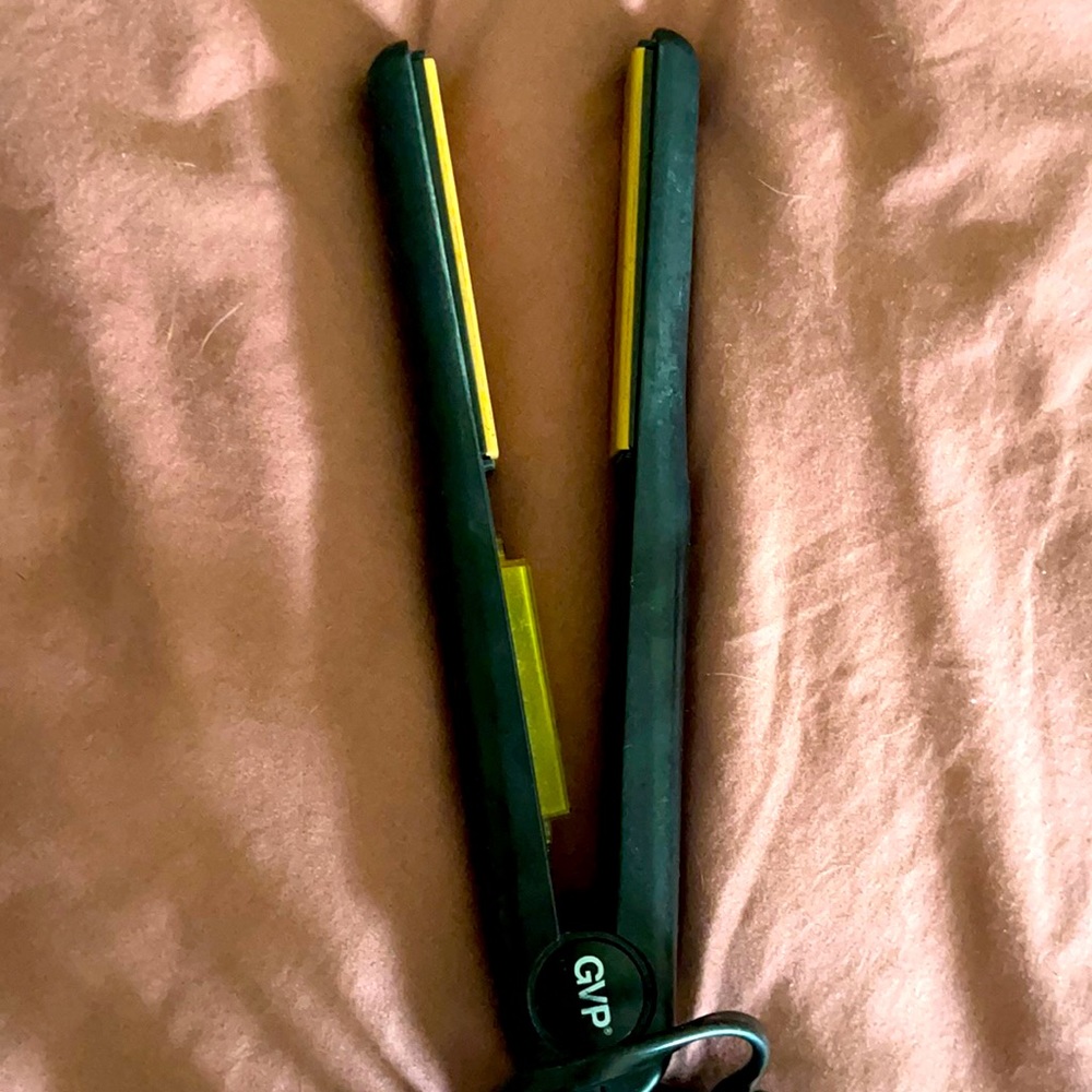 Hair straightener